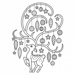 Раскраска Оленёнок с новогодними игрушками