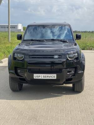 Покраска тормозных суппортов на новом Land Rover Defender в эксклюзивный цвет Candy Red