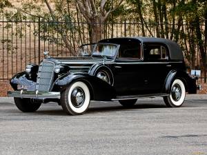 Обои Cadillac V12 Town Cabriolet 1935 Автомоб Классика, обои для рабочего стола, фотографии cadillac, v12, town, cabriolet, 1935, автомоб, классика, ретро Обои для рабочего стола,  обои картинки заставки на рабочий стол