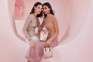 Tory Burch представил праздничную кампанию