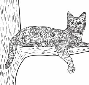 Кошка на дереве