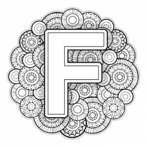 раскраска для взрослых контурная черно-белая заглавная английская буква f на фоне мандалы
