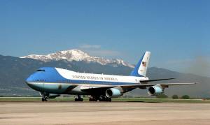 Конгресс США не желает финансировать перекраску Boeing 747 Air Force One
