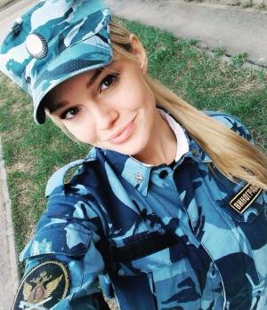 Красивая девушка