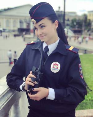 Картинки девушка полиция