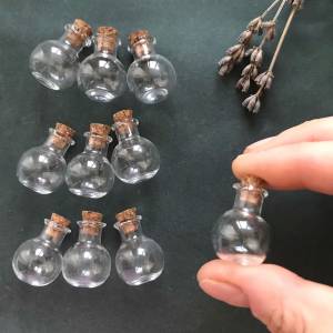 Стеклянные мини бутылочки с пробкой