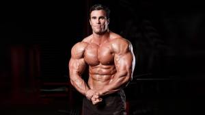 Актер, сыгравший Арнольда Шварцнеггера, рассказал о своих тренировках