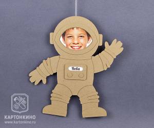 Делаем фоторамку из картона Космонавт