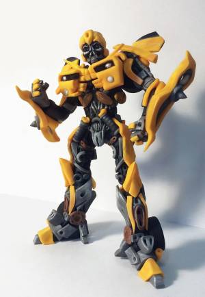 трансформер Бамблби из мастики