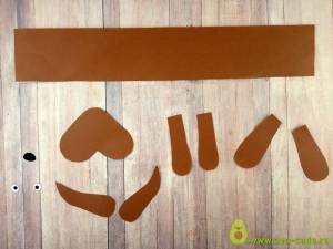 Собака из цветной бумаги