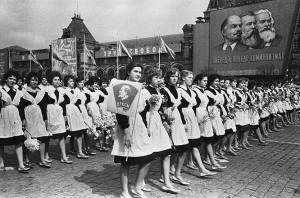 Как менялась российская школьная форма за 100 лет