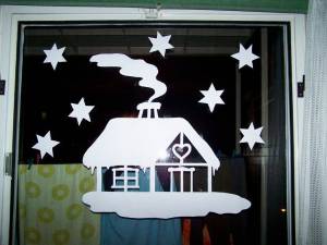 Вытынанки домики на окна, большие картинки заснеженных домов на Новый год