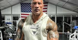 Как тренируется «Скала» и почему он мочится в бутылку