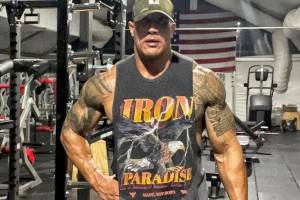 Дуэйн Скала Джонсон показал «супергеройскую» форму и рассказал про свой режим тренировок