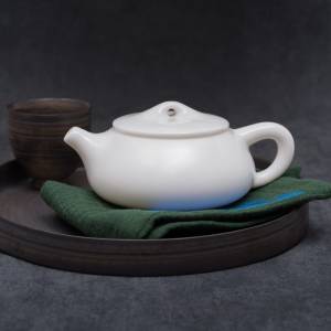 Фарфоровый заварочный чайник формы Ши Пяо 170 мл