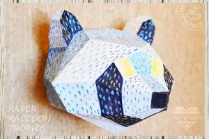 Енот на стену