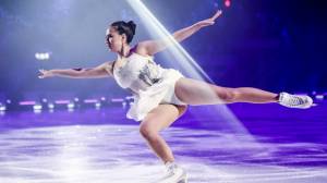 Российская фигуристка Алина Загитова показала, как качает бедра и пресс