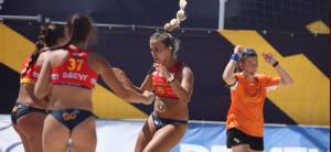 Пляжный гандбол