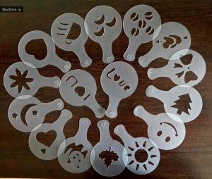 Рисовать на кофе рисунки с помощью трафаретов? Легко!