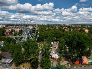 Свидание на колесе обозрения