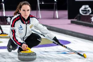 Зачем камням нужен серийный номер? Сколько стоит щетка? Что нужно знать об экипировке керлингистов