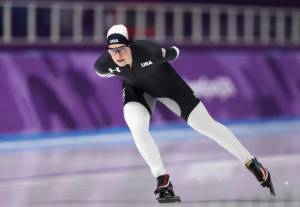 Пользователи социальных сетей высмеяли форму конькобежцев США