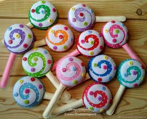 Леденец на палочке из фетра в ассортименте в интернет-магазине Ярмарка Мастеров по цене 280 ₽