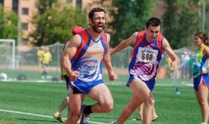 спортивную форму и экипировку для легкой атлетики