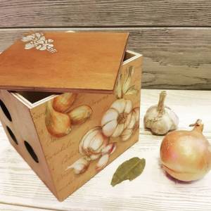 Короб для хранения чеснока, лука