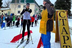 Под Тверью лыжники-любители сразсь за награды клуба «Снеговик»