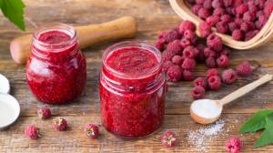 Малина без варки с сахаром на зиму, пошаговый рецепт с фото