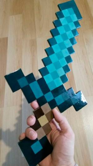 Как сделать из бумаги меч из майнкрафта алмазный