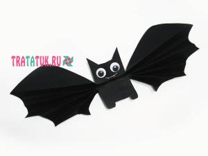 Летучая мышь из бумаги гармошкой