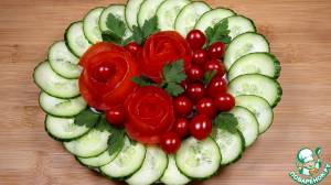 Простая нарезка из помидоров и огурцов