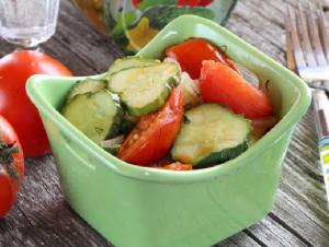 Салат из огурцов, помидоров, перца, лука на зиму