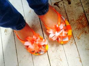 Летний мастер-класс по декорированию шлепанец, тапочек, сланцев