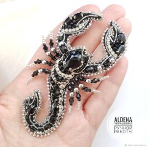 Брошь из бисера черный скорпион в интернет-магазине Ярмарка Мастеров по цене 5500 ₽
