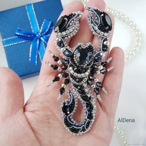 Брошь из бисера черный скорпион в интернет-магазине Ярмарка Мастеров по цене 5500 ₽