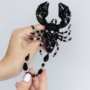 Брошь СКОРПИОН в разных цветах в интернет-магазине BRILL