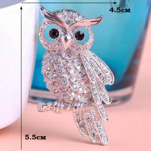 Каталог Брошь Сова со стразами в серебре