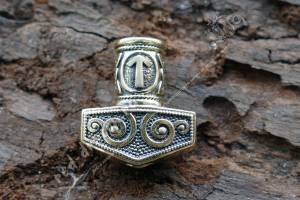 Бусина для темляка Молот Тора с руной Тейваз