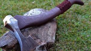 Необычные формы топоров со всего Мира