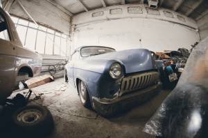 Москвич» 1954 года с дверцей от холодильника