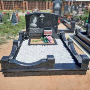 Какой памятник лучше поставить на могилу