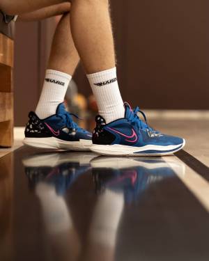 Nike Kyrie V Low
