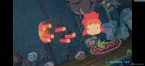 Аниме Рыбка Поньо на утесе