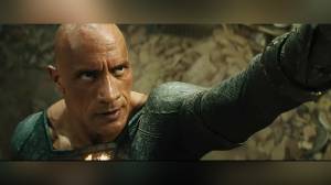 Дуэйн Джонсон показывает свою мощь и дерется с супергероями в новом трейлере фильма «Черный Адам»