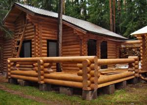 Баня из бревна с террасой проект № 48-1 площадь 94,1 м² 7,3х15 , цена 1944000