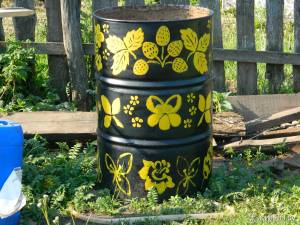 Красивые бочки на даче, как украсить бочку и превратить ее в функциональную деталь ландшафта