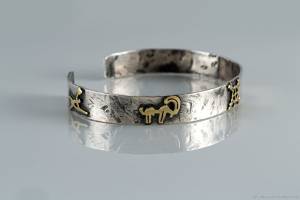 Браслет жесткий